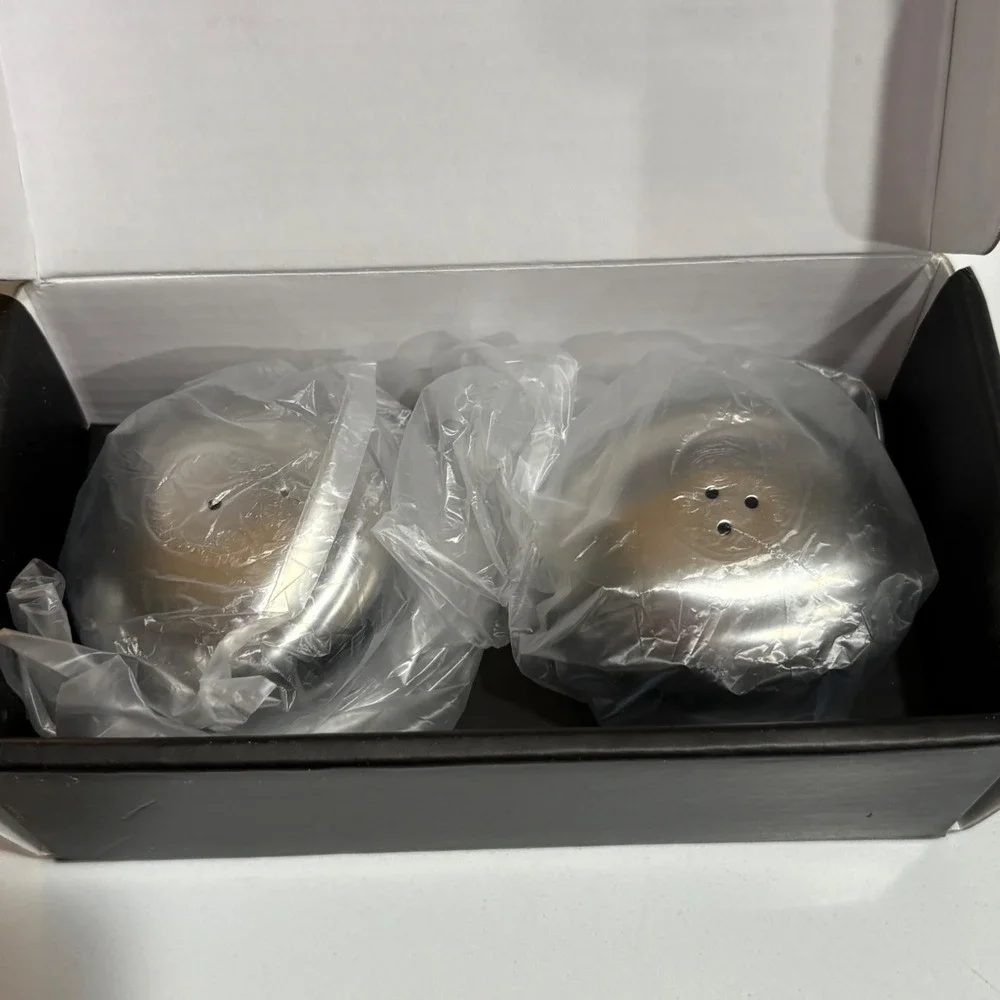MoMA Museum of Modern Art‎ Mushroom Salt and Pepper Shakers Hylnur Vagn Atlason